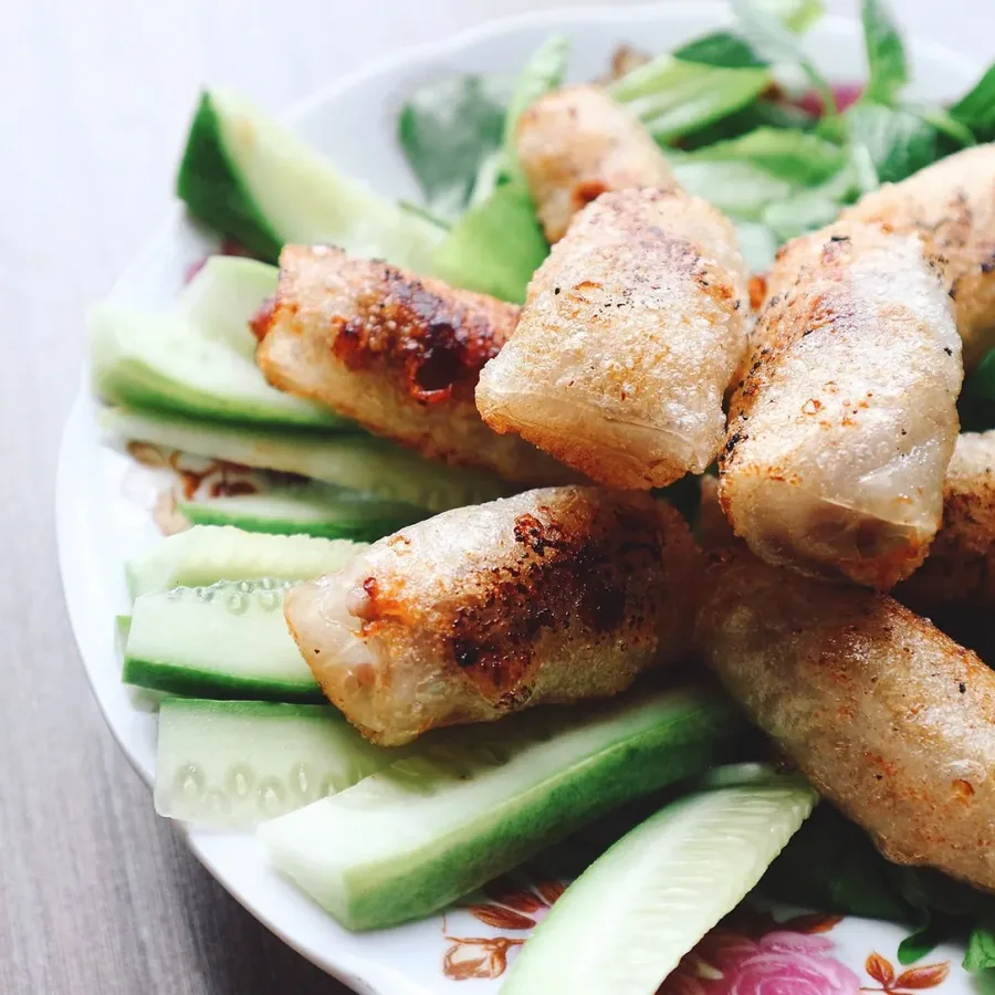 Không gian quán buổi tối